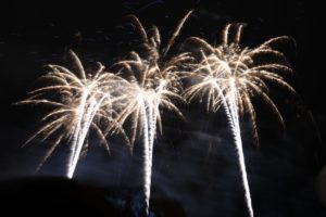 初心者でも大丈夫！花火を綺麗に撮るための設定と撮影方法