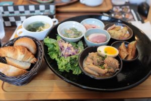 uraniwa cafeと一糸-ito-