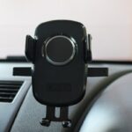 スマホを快適なカーナビにする車載用スマホホルダーとカーチャージャー